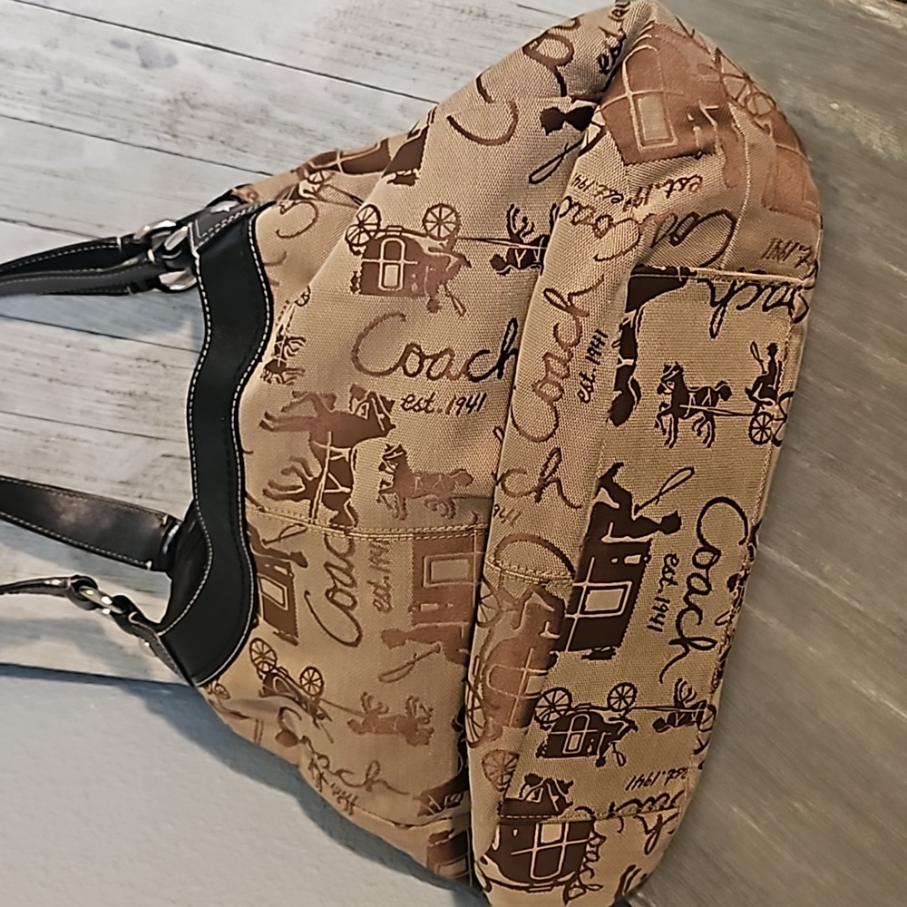 Coach Shoulder